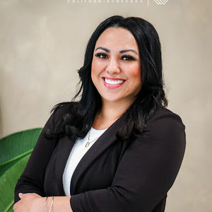 Meet your Posher, Deanndra